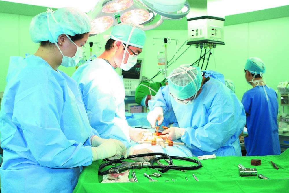 Пересаживают ли печень. Трансплантация печени. Трансплантация печени Оперативная хирургия. Первая трансплантация печени.